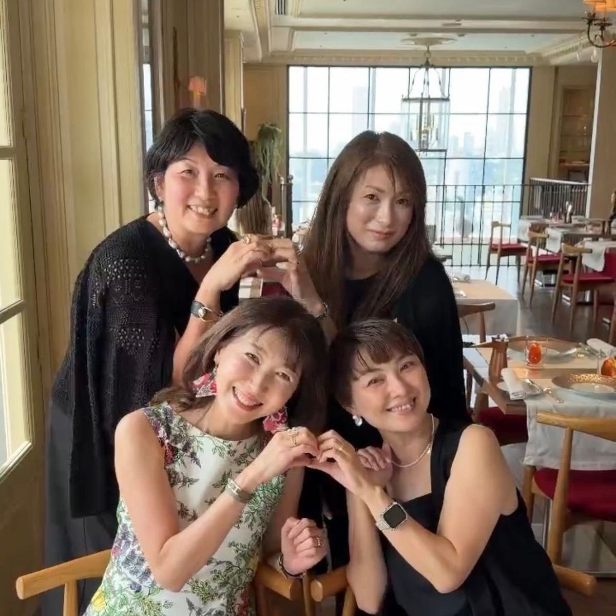 ブラックコーデで楽しむ Birthday Lunch｜8月生まれのお祝いランチ