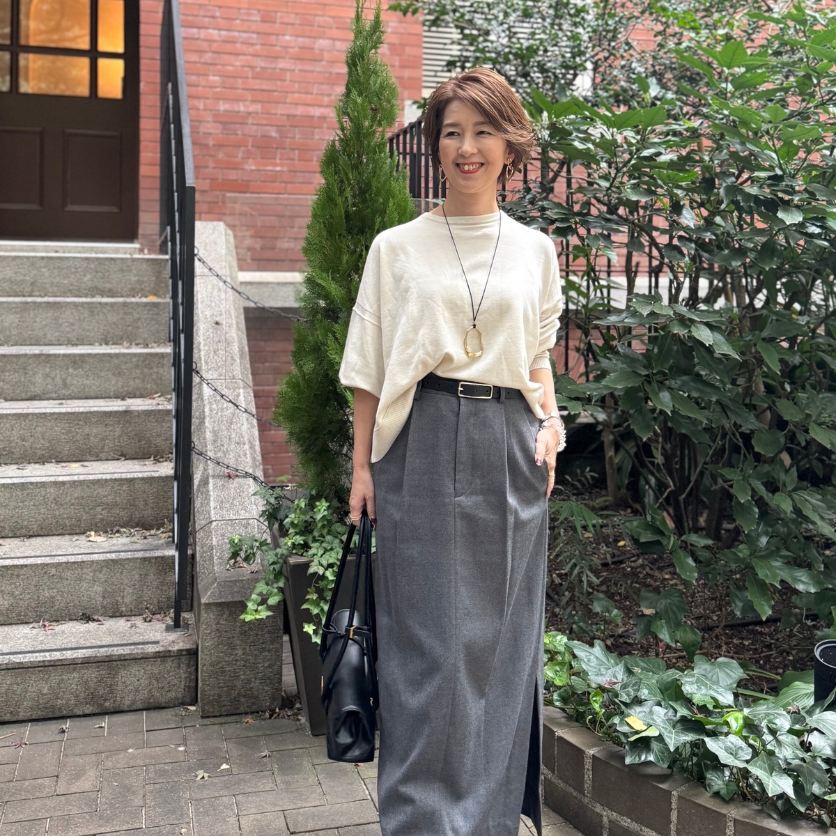WEB éclat掲載｜50代の体型バランスを整えるナロースカートコーデ