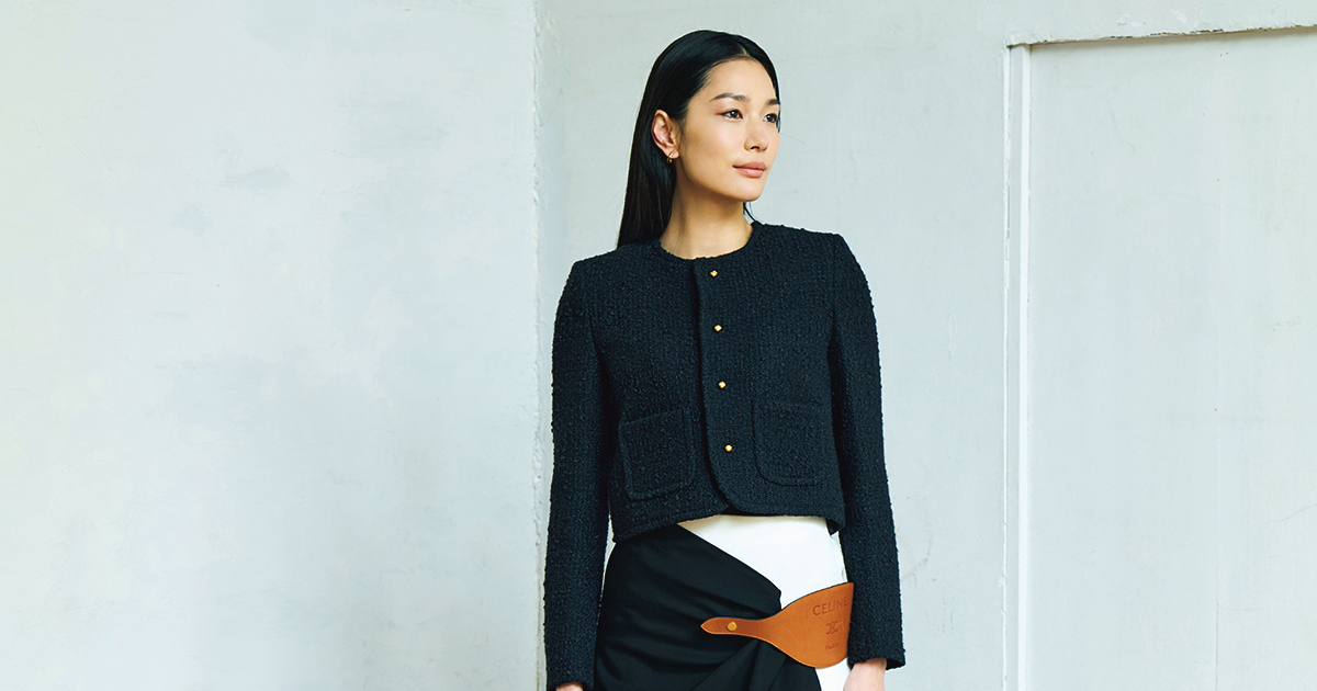 CELINE セリーヌ ブラックベロアキルティングノーカラージャケット 春のフォーマルな場にふさわしい「セリーヌ」のノーカラージャケット