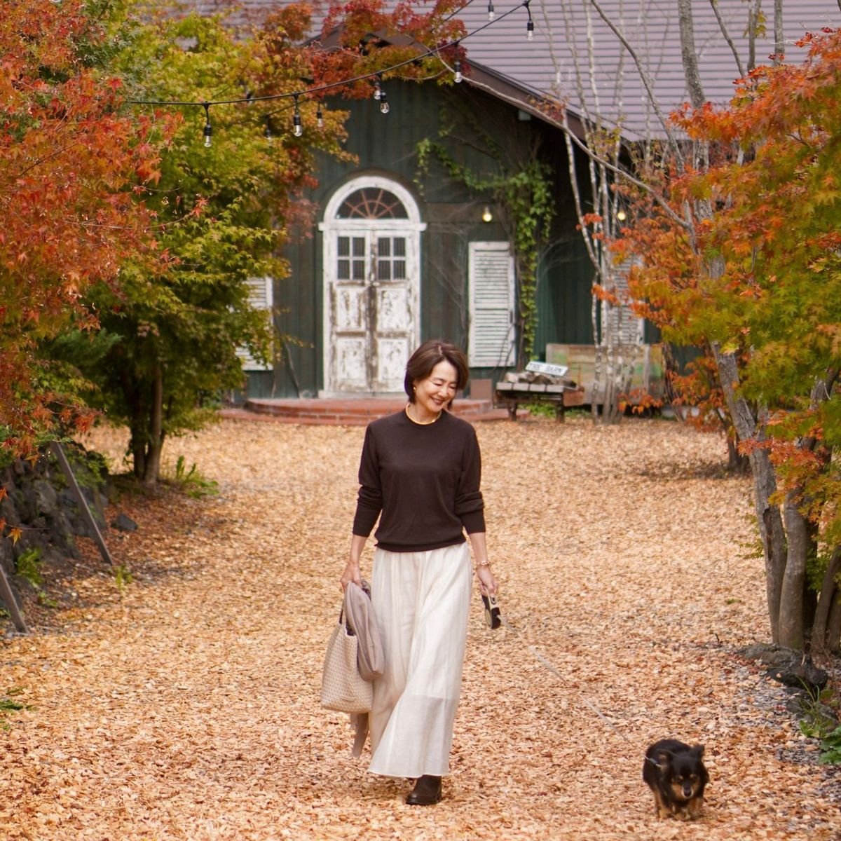 愛犬と楽しむ秋の軽井沢旅❷スープカレーと紅葉が美しいテラスで過ごすカフェ時間
