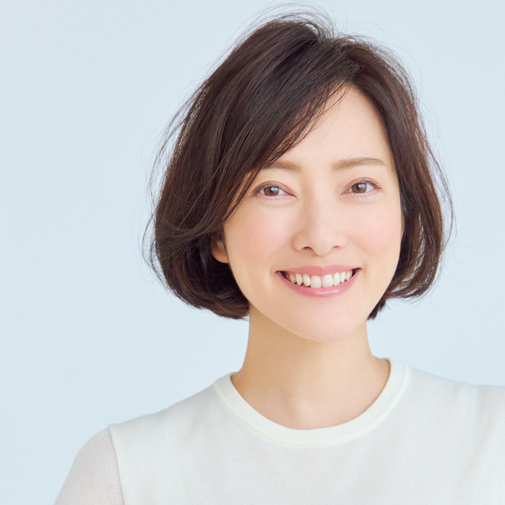 ボブヘアと相性抜群！つぶれやすいフロントのお悩みは“隠し前髪”がスマートに解決【50代髪型・ヘアスタイル】