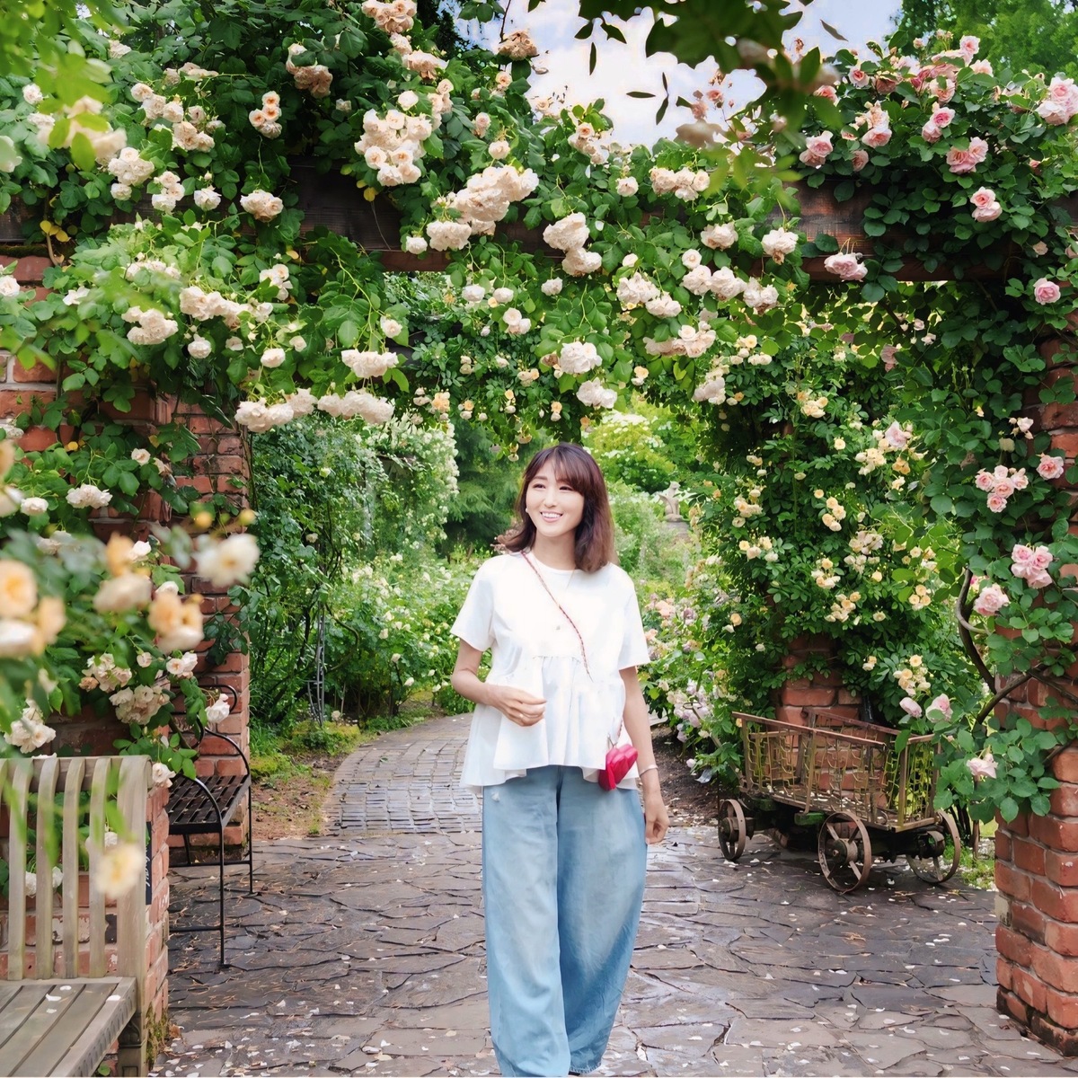 【滋賀】GUペプラムT×UNIQLOデニムでローザンベリー多和田の朝バラガーデンへ