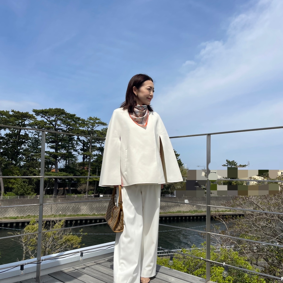 一枚持っていると便利🍀春の装いを格上げしてくれるケープコート