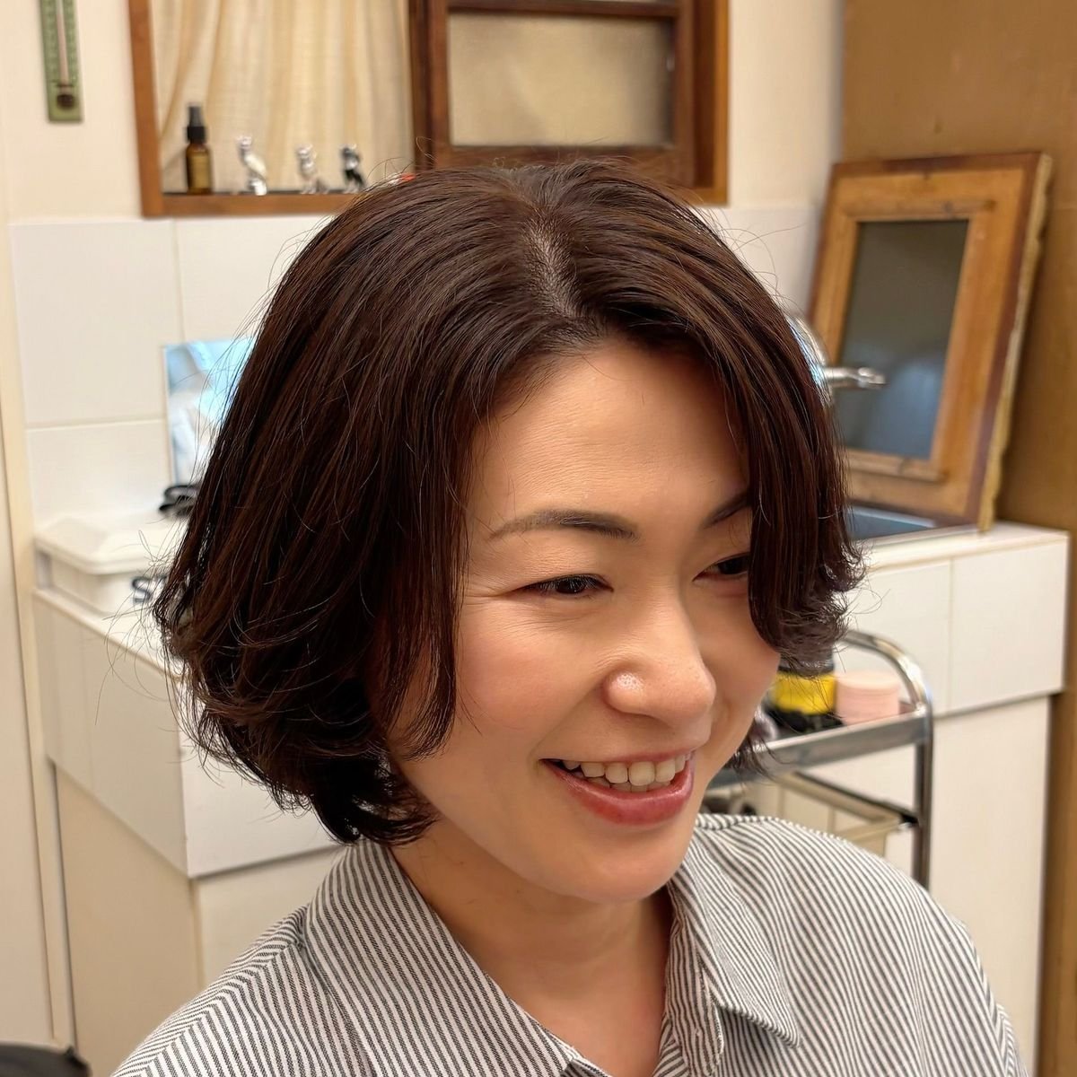 ベージュ×モノトーンヘアカラーで透明感！初夏の軽やかボブスタイル