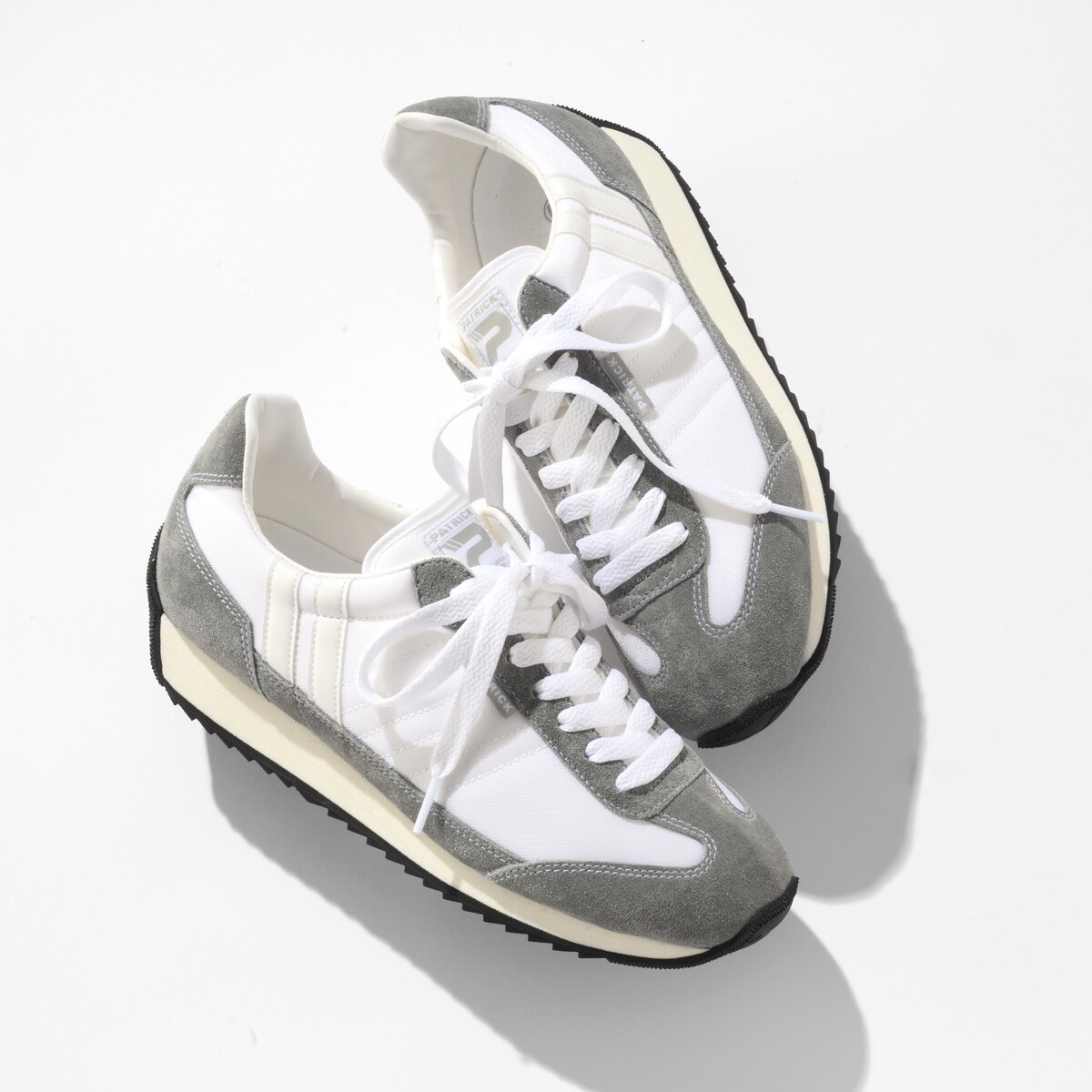 【40代・50代 春スニーカー】PATRICK別注の美配色を解説＆大人の旬コーデ2選