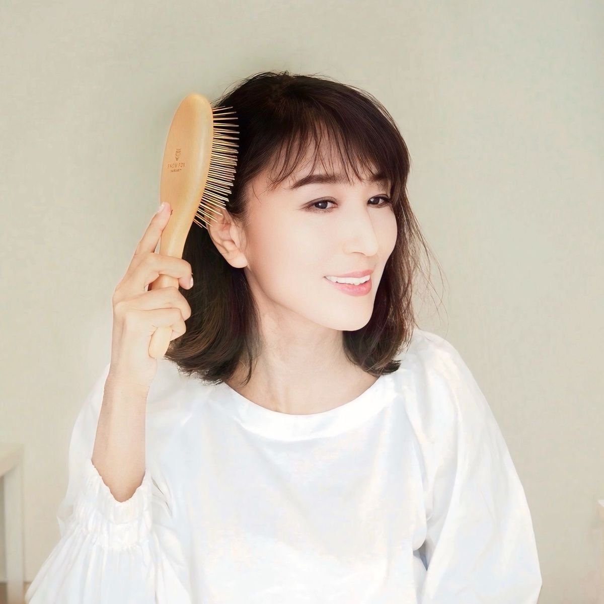 【エクラ10月号企画】50代の「夏だるみ」ケア！SNOW FOXのブラシをお試ししました