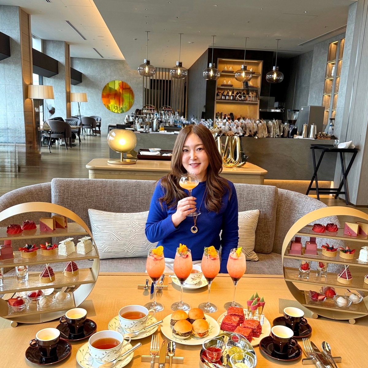 大阪ステーションホテルで味わう、春を感じるストロベリーアフタヌーンティー