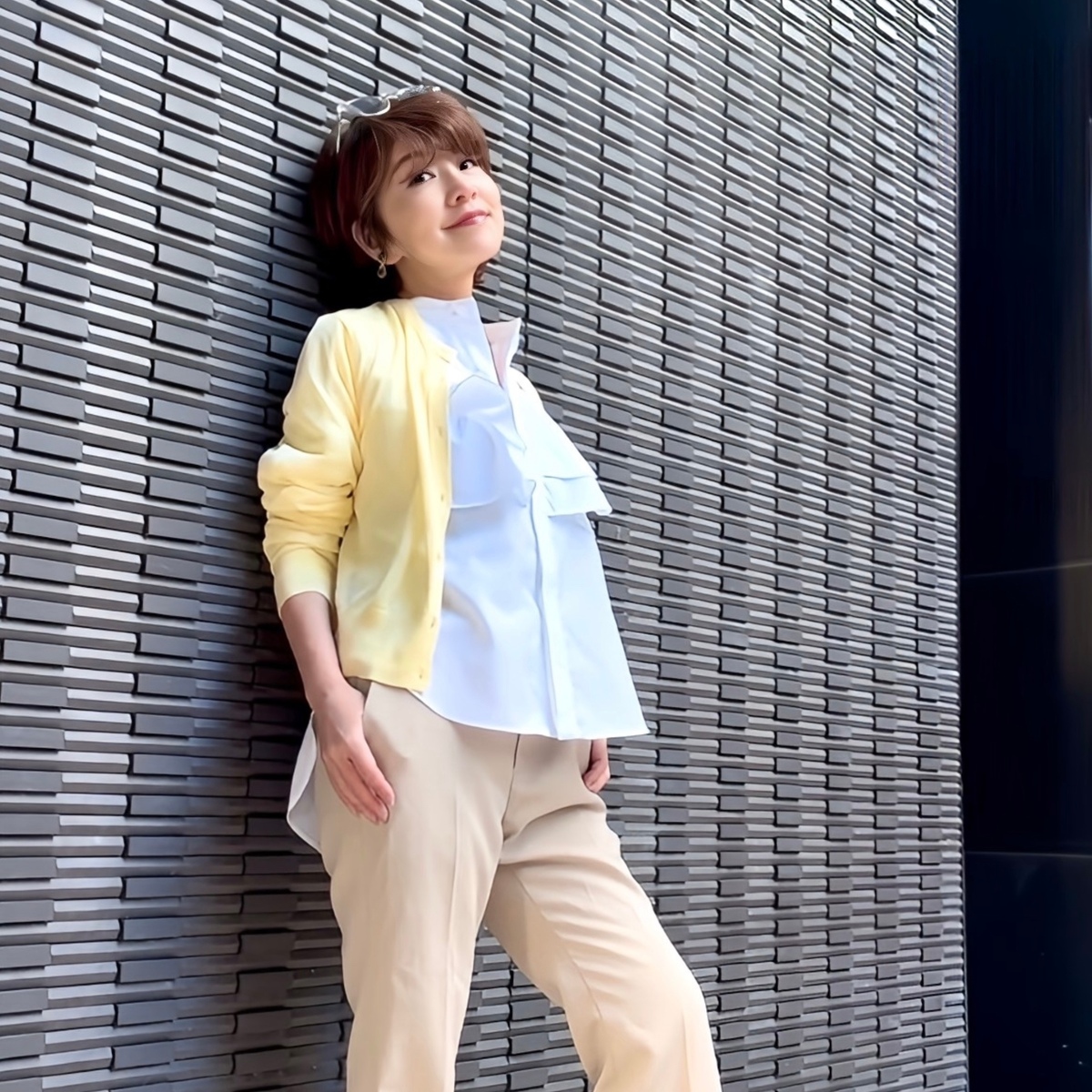 【UNIQLOXGU】 春夏トレンド 「バターイエロー」で叶える！大人の華やぎフリルブラウスコーデ