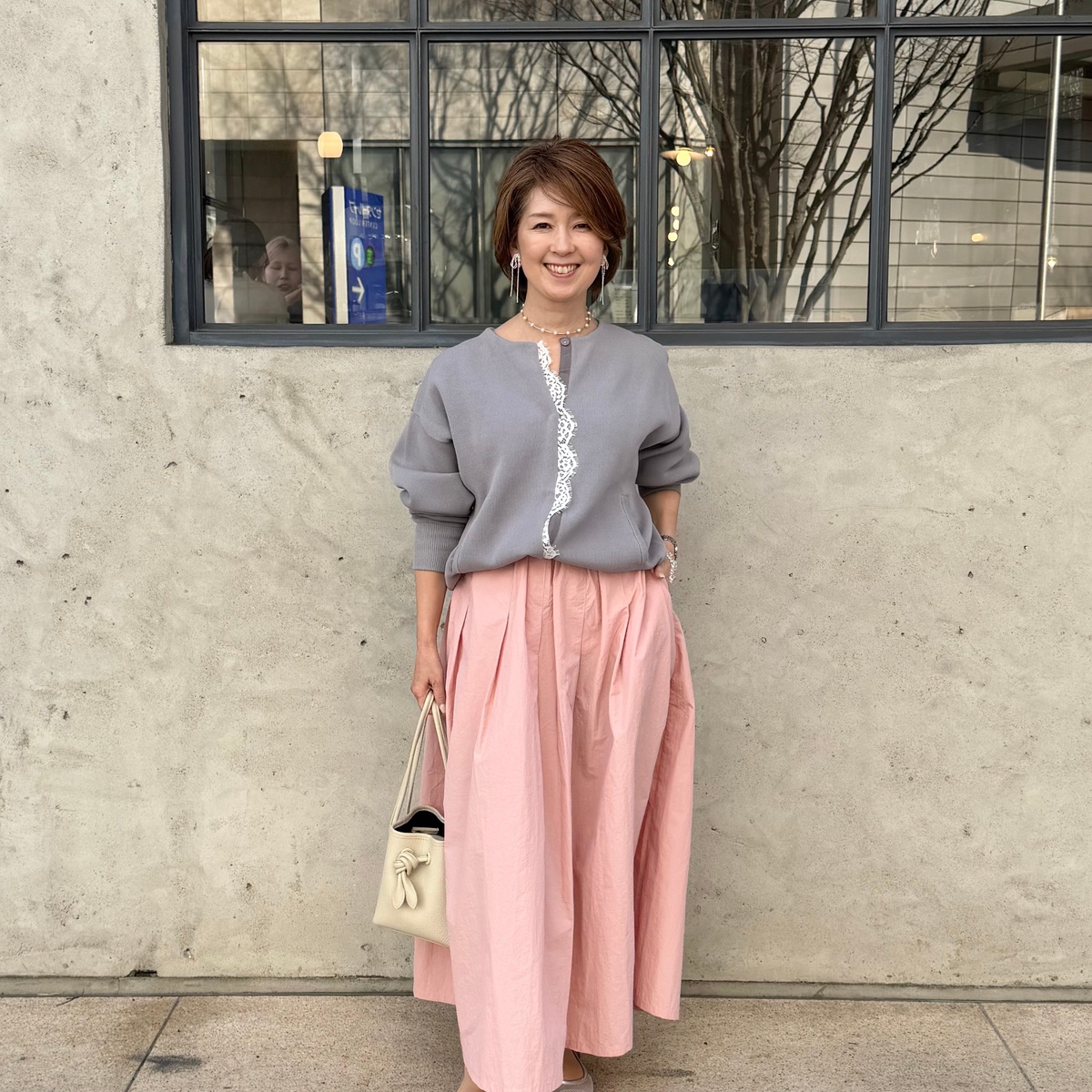 グレー×ピンクでつくる大人配色でバースデーランチへ