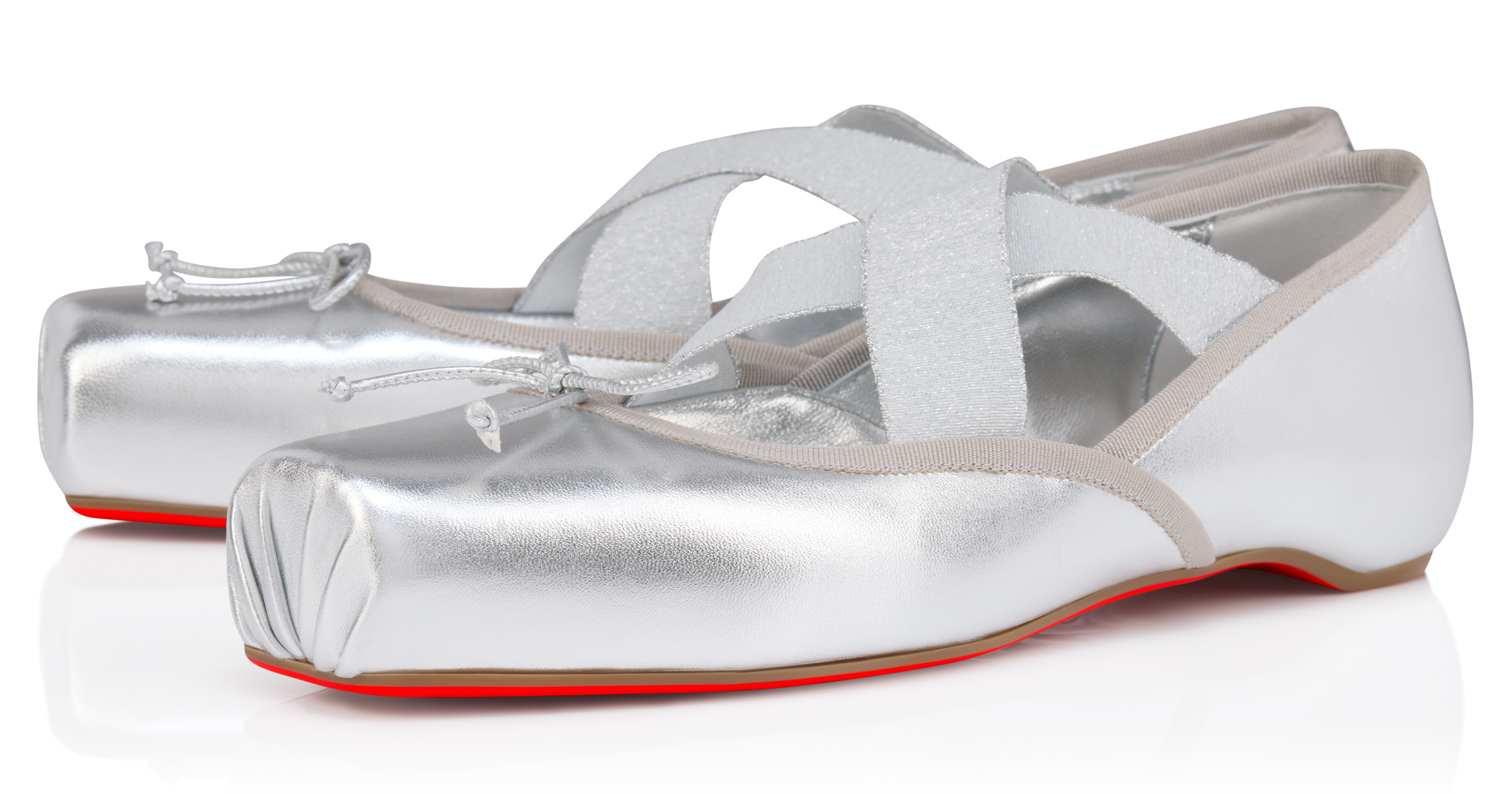 クリスチャン ルブタン」ジェイアール名古屋タカシマヤ店で、きらめく