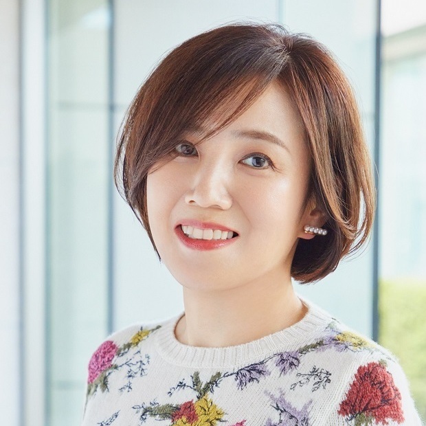 顔まわりの毛流れがカギ！トレンドの「ミニボブ」で洗練度を上げる【50代髪型・ヘアスタイル】