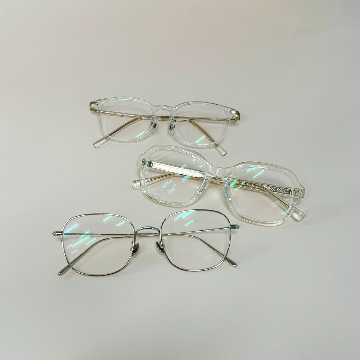 JINSが銀座に初のグローバル旗艦店をオープン！　わたしの愛用JINSをご紹介【エクラ編集部員の偏愛名品図鑑 #22】