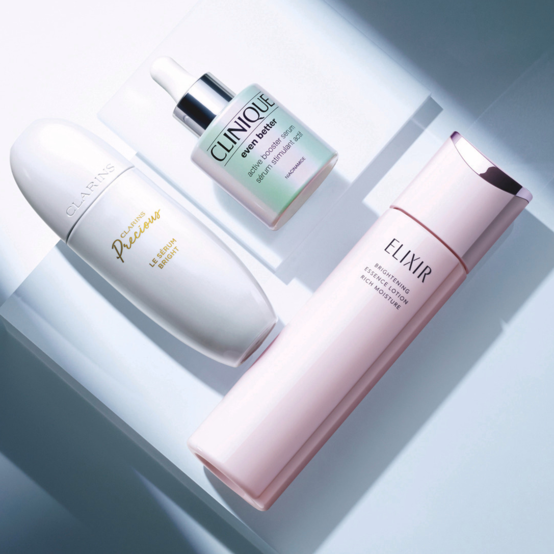 50代のブライトニングは透明感と一緒に肌のハリケアも！ エイジングケアもかなう多機能コスメ3選