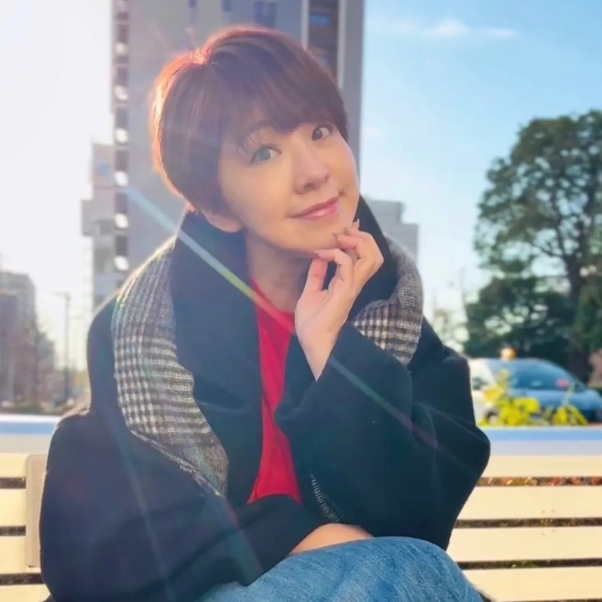 新年から印象チェンジ！大人の抜け感を意識した耳かけショートヘア【チームJマダムブログ人気記事週間ランキングTOP10】