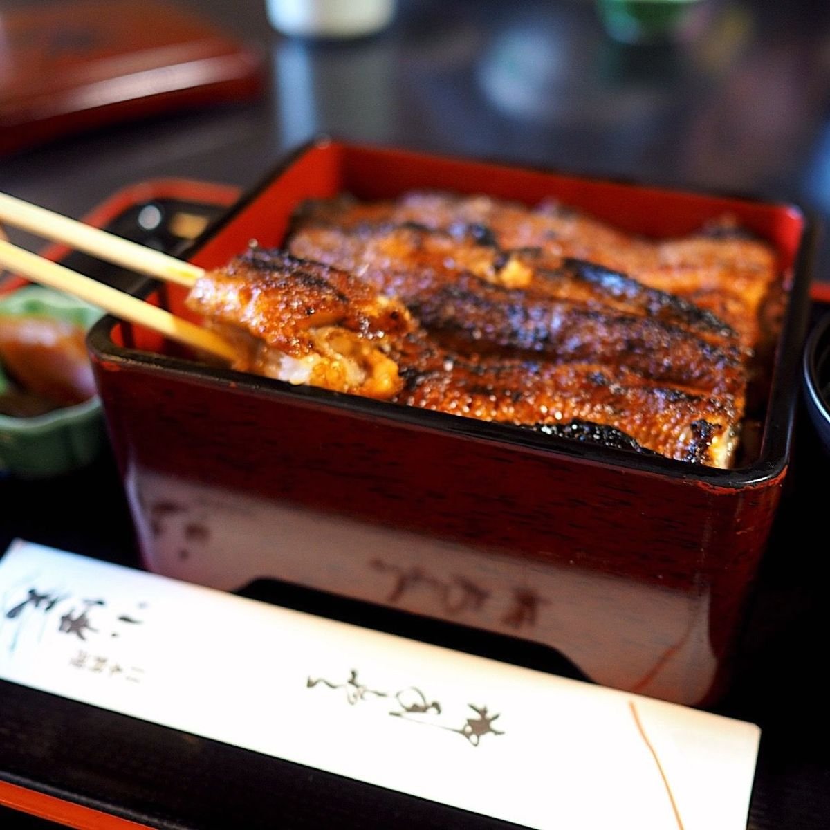 【一色うなぎ】老舗割烹で味わう炭焼きうなぎ
