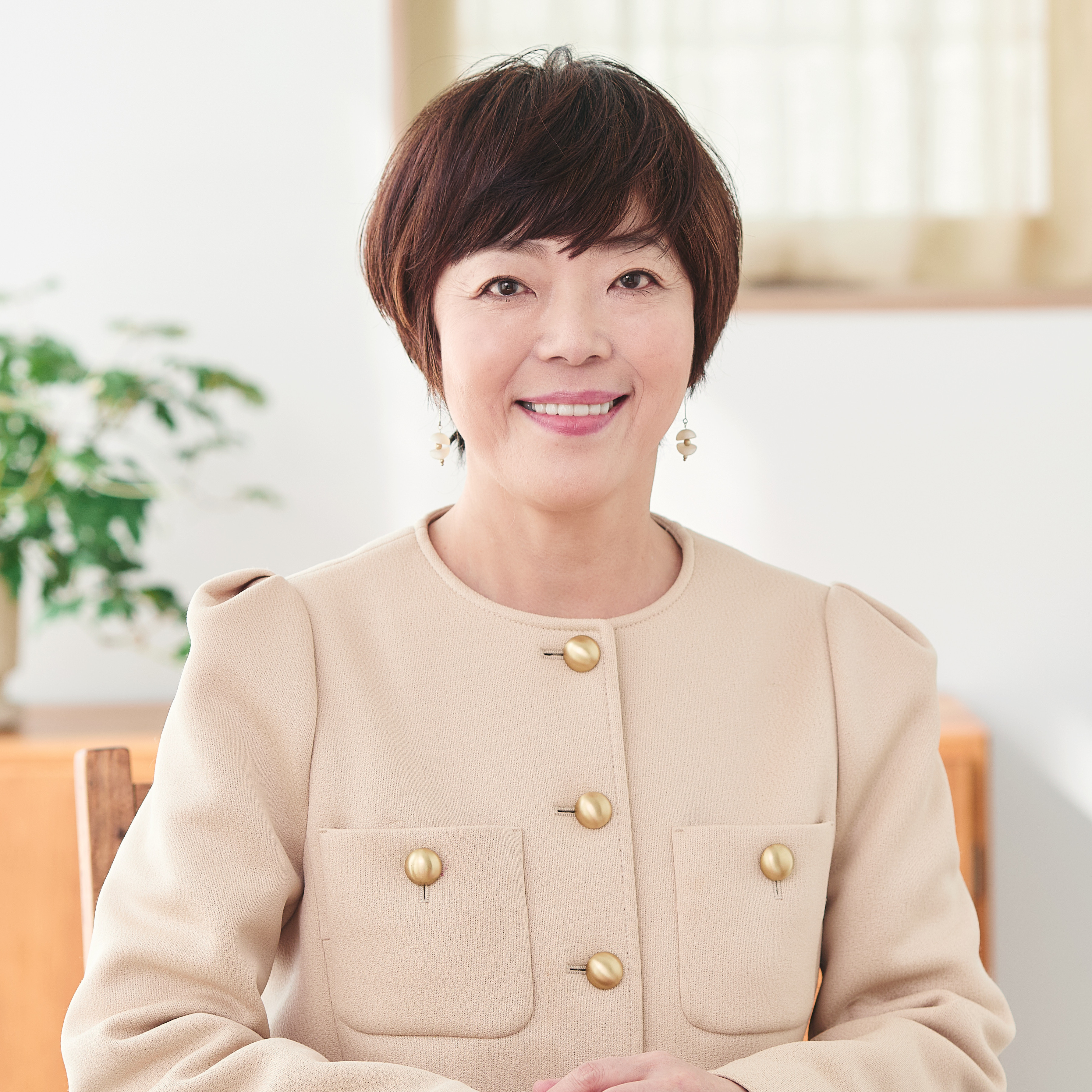 悩める更年期世代をやさしく受けとめてくれる1冊。『おとなのご自愛 漢方養生』著者・樫出恒代さんインタビュー