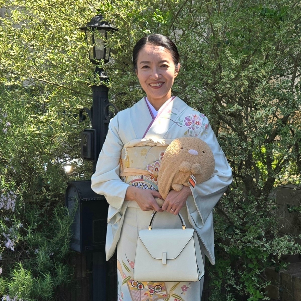 念願の着物で迎えた入学式もイジィデとともに。