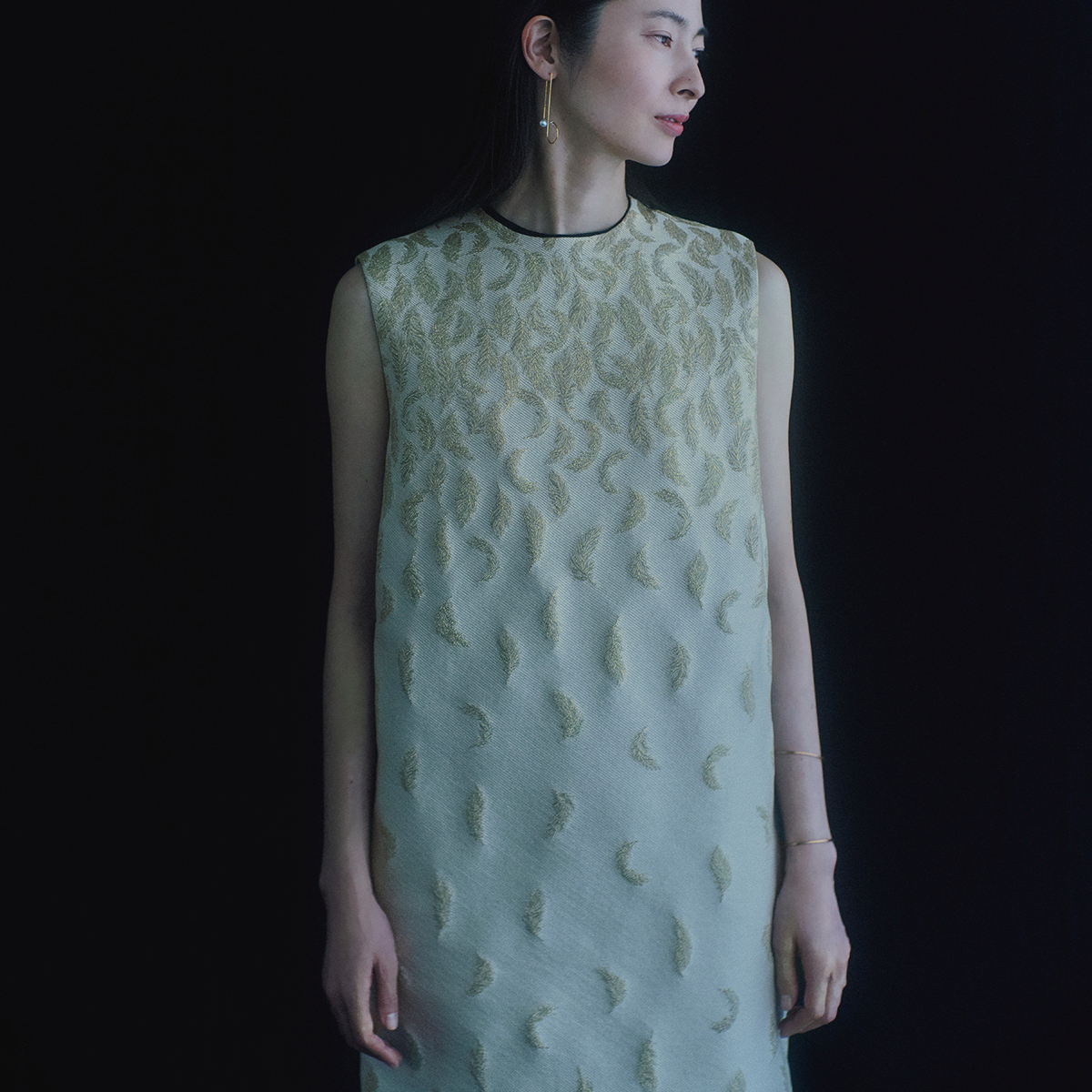 唯一無二の存在感を放つ「ホソオ」の西陣織を使ったドレス