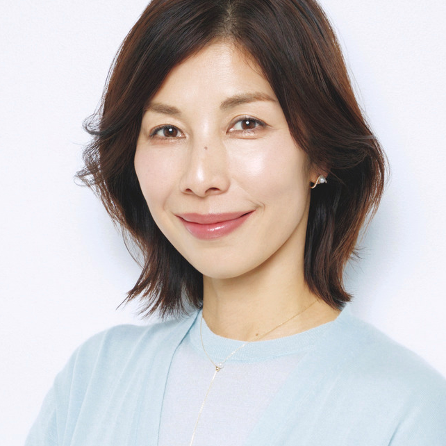 時短で肌の透明感アップ！ エクラ 華組が長井かおり流ベースメイクにトライ【50代の“年相応”ベースメイク】