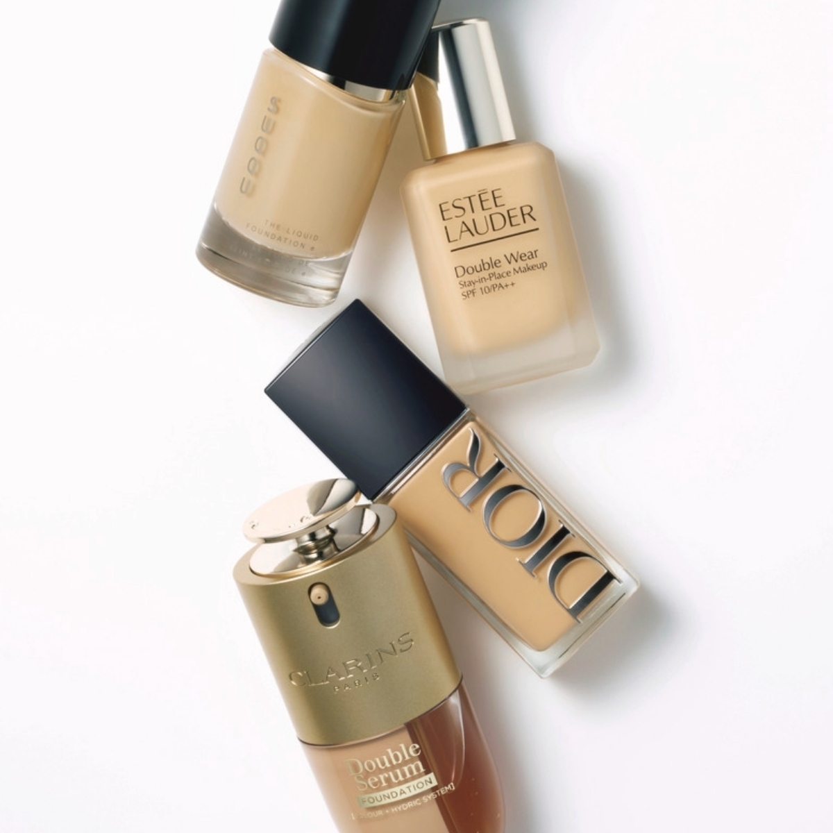 肌を盛って肉厚に！ 引き上がって若々しく見えるファンデーションの選びかたと塗りかた【50代の“年相応”ベースメイク】