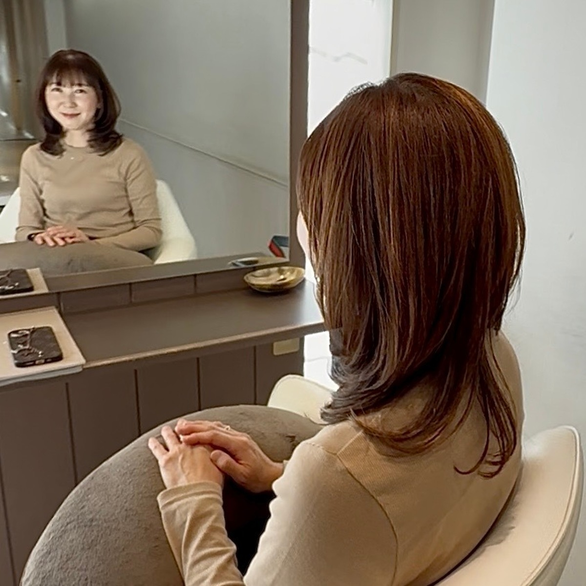半年ぶりの美容院で軽やかミディアムレイヤーにヘアカット