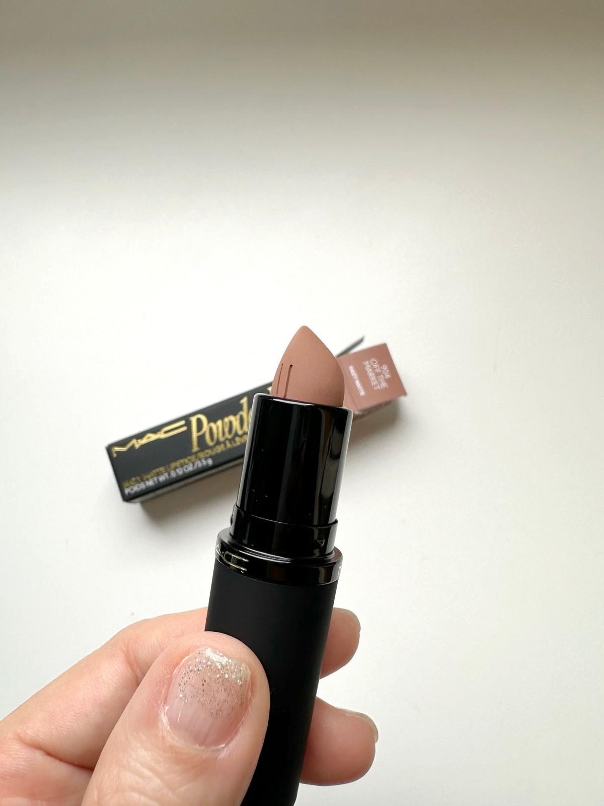 名品リップ】MAC パウダーキス ヘイジー マット リップスティックの