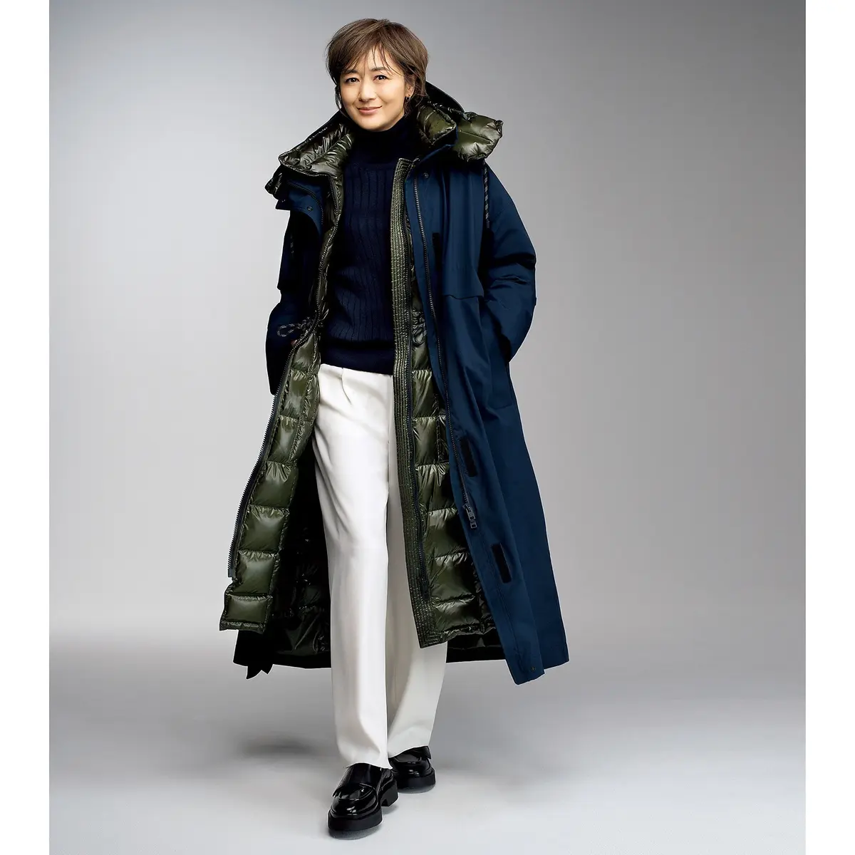 富岡佳子さんがまとう「WOOLRICH」の3WAYダウンコート、「MADISONBLUE